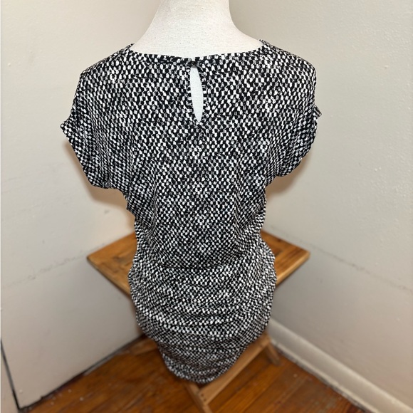 Vince Camuto Black & White Ruched Side Dress - Picture 7 of 10